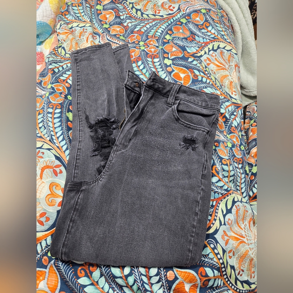 Super high rise jeggings,faded black, distressed front,very stretchy, 10S. AE